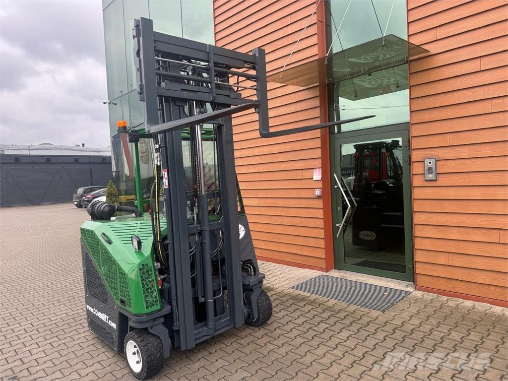 Combilift CB3000 // Diesel // Only 5185 hours Nelitietrukit