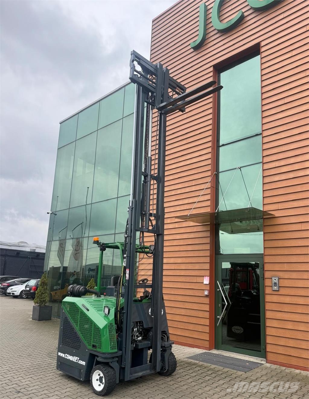 Combilift CB3000 // Diesel // Only 5185 hours Nelitietrukit