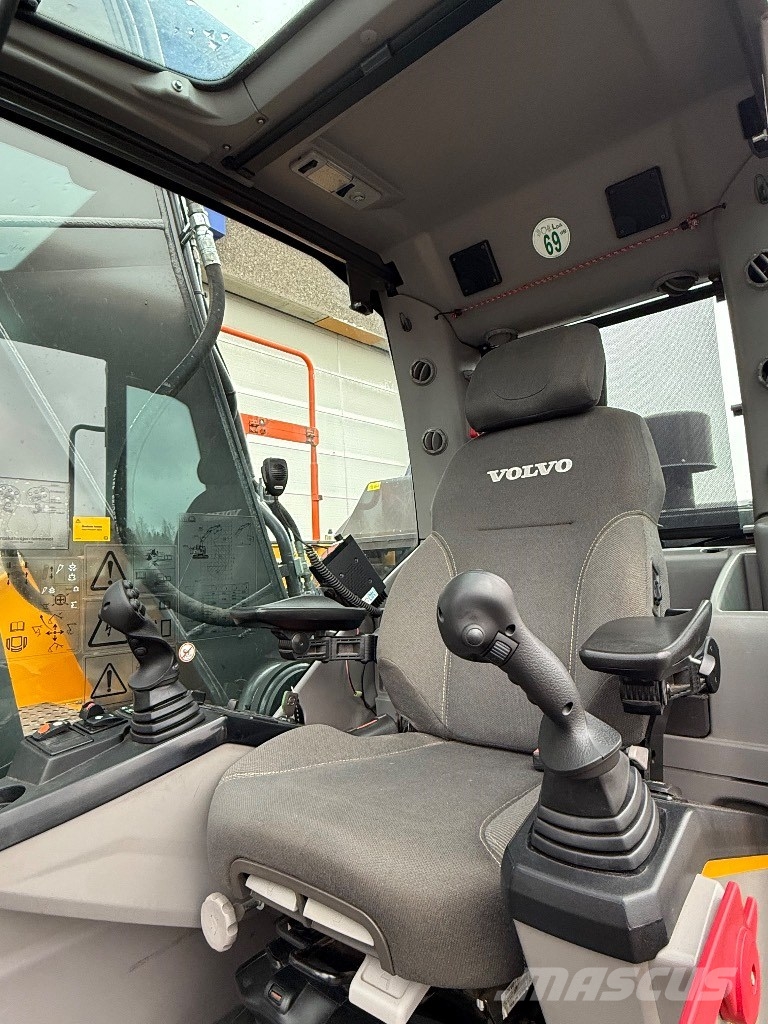 Volvo EC 220 E Lánctalpas kotrók