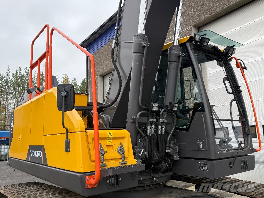 Volvo EC 220 E Lánctalpas kotrók