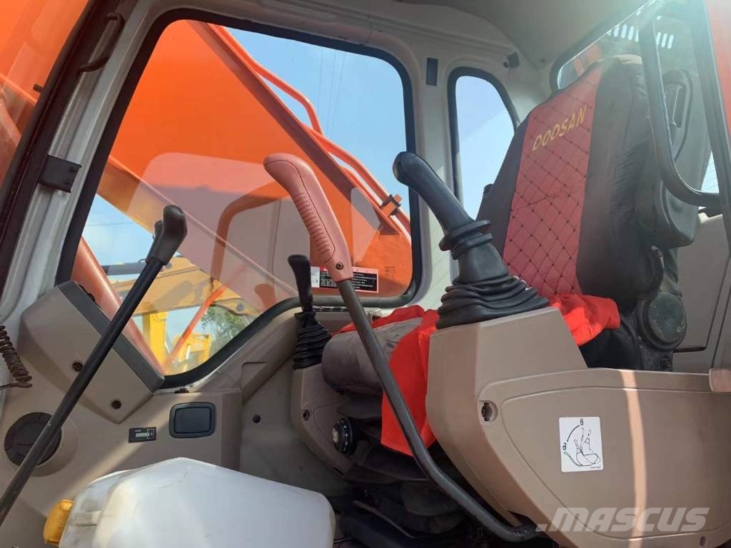Doosan DH 220 Bageri guseničari
