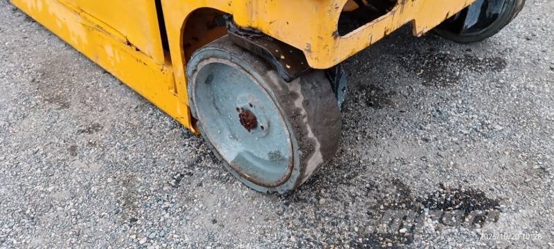 Haulotte Compact 10 - 10m, electric Scheren-Arbeitsbühnen