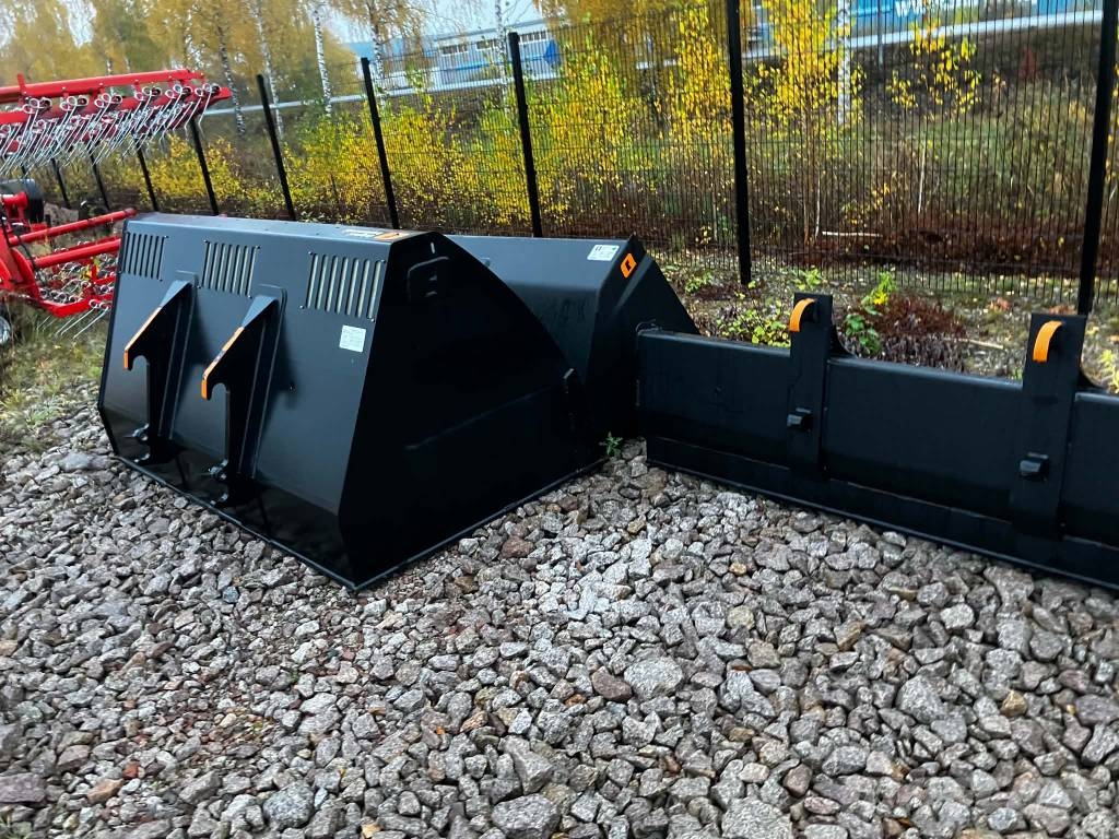 Quicke Redskap Skopor, Pallgafflar, Balklämma m.m Accesorii încarcatoare frontale