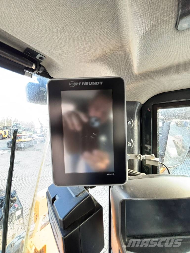 Hyundai HL 955 A لوادر بعجل