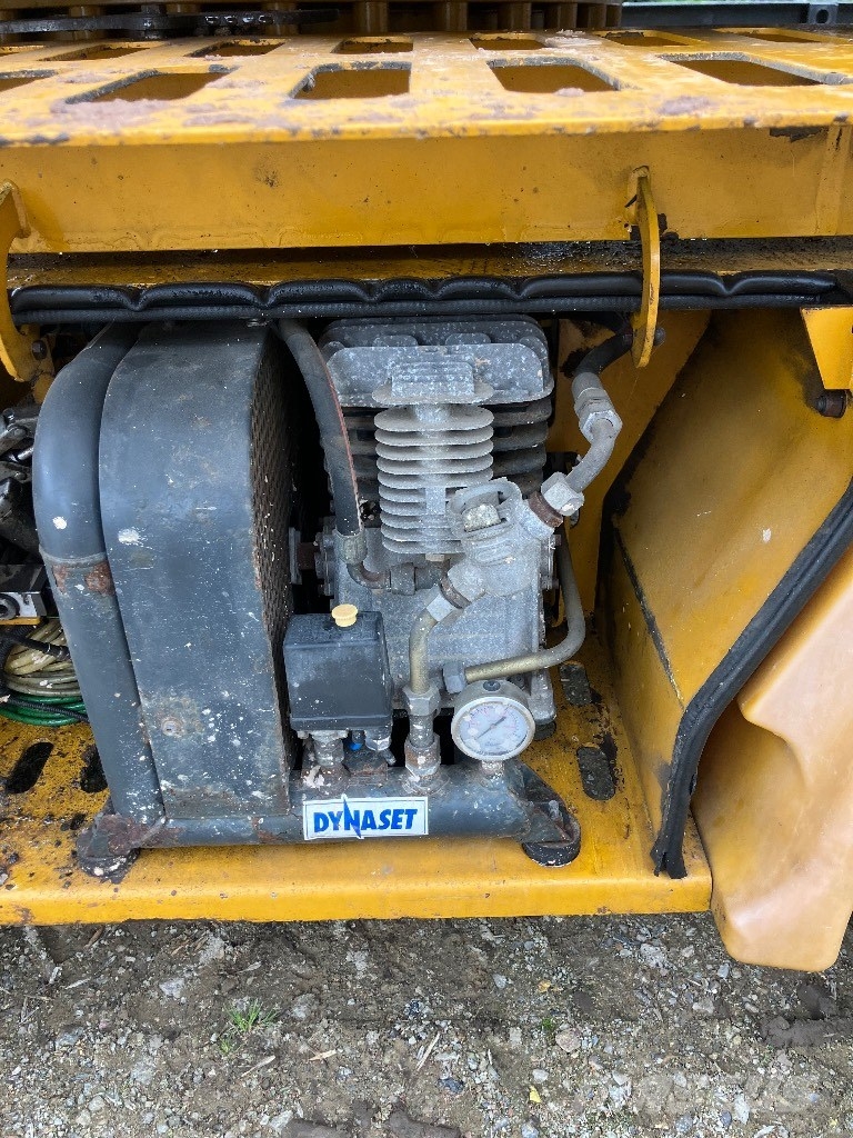 Hydrema M 1600 C2 Rail 轮式挖掘机