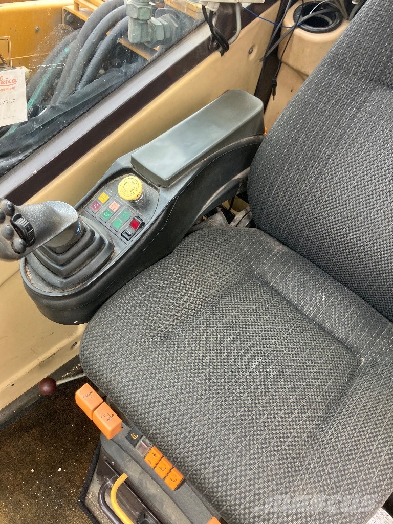 Hydrema M 1600 C2 Rail 轮式挖掘机