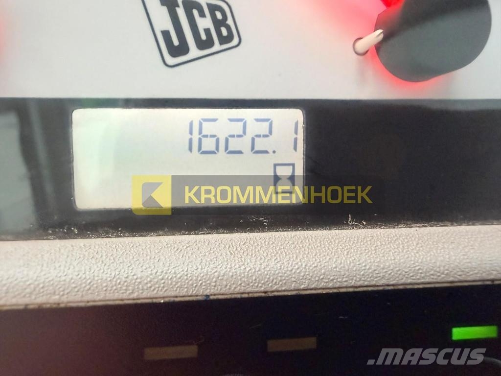 JCB 3TS-8T Teleskid Schrankladers