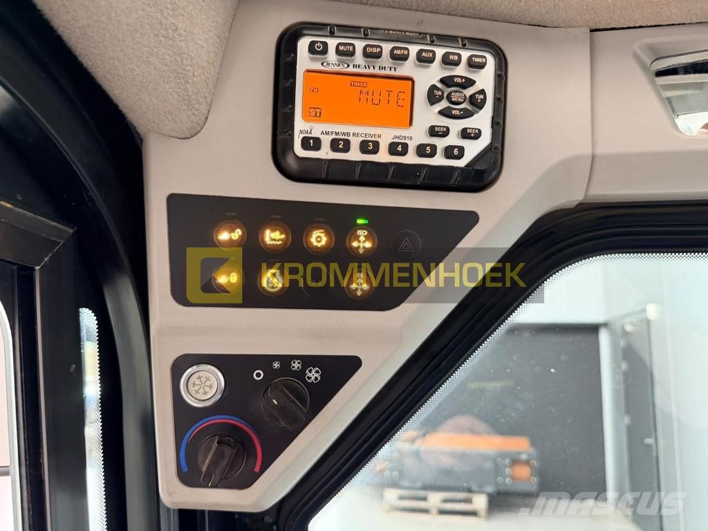 JCB 3TS-8T Teleskid Schrankladers