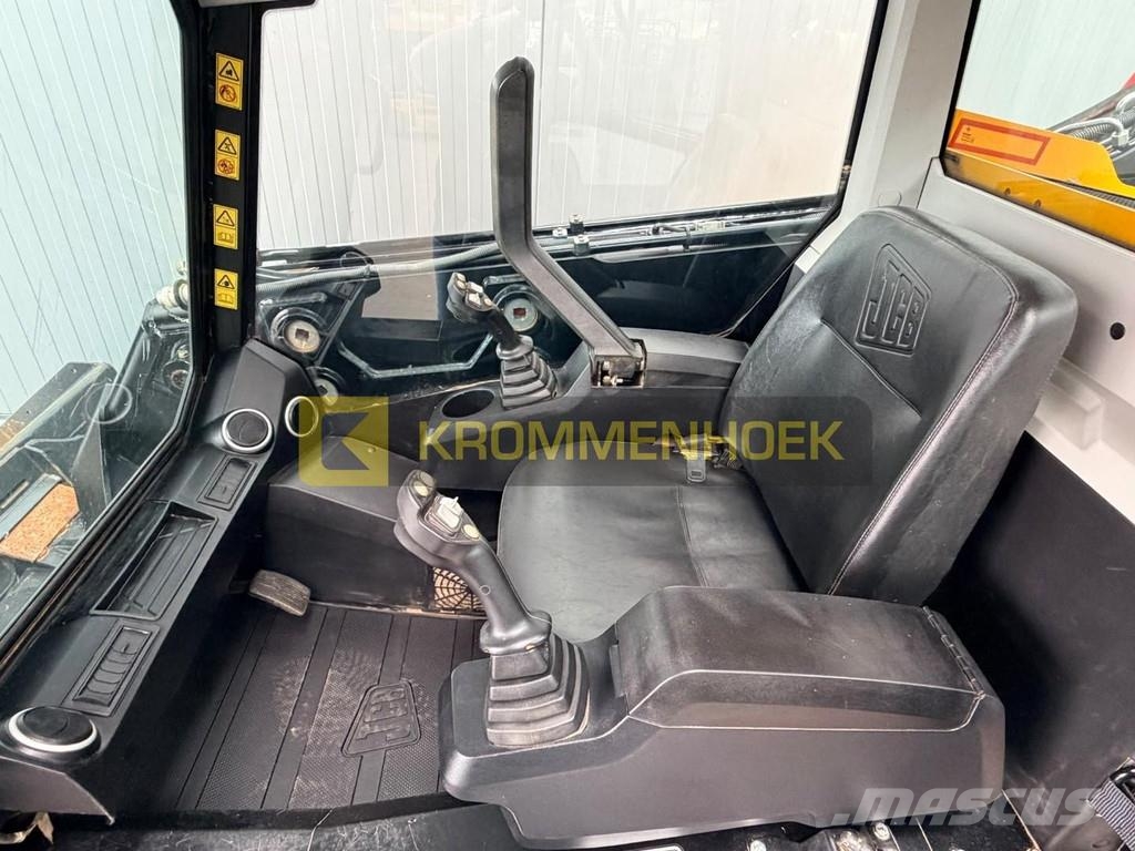 JCB 3TS-8T Teleskid Schrankladers