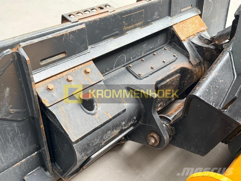 JCB 3TS-8T Teleskid Schrankladers