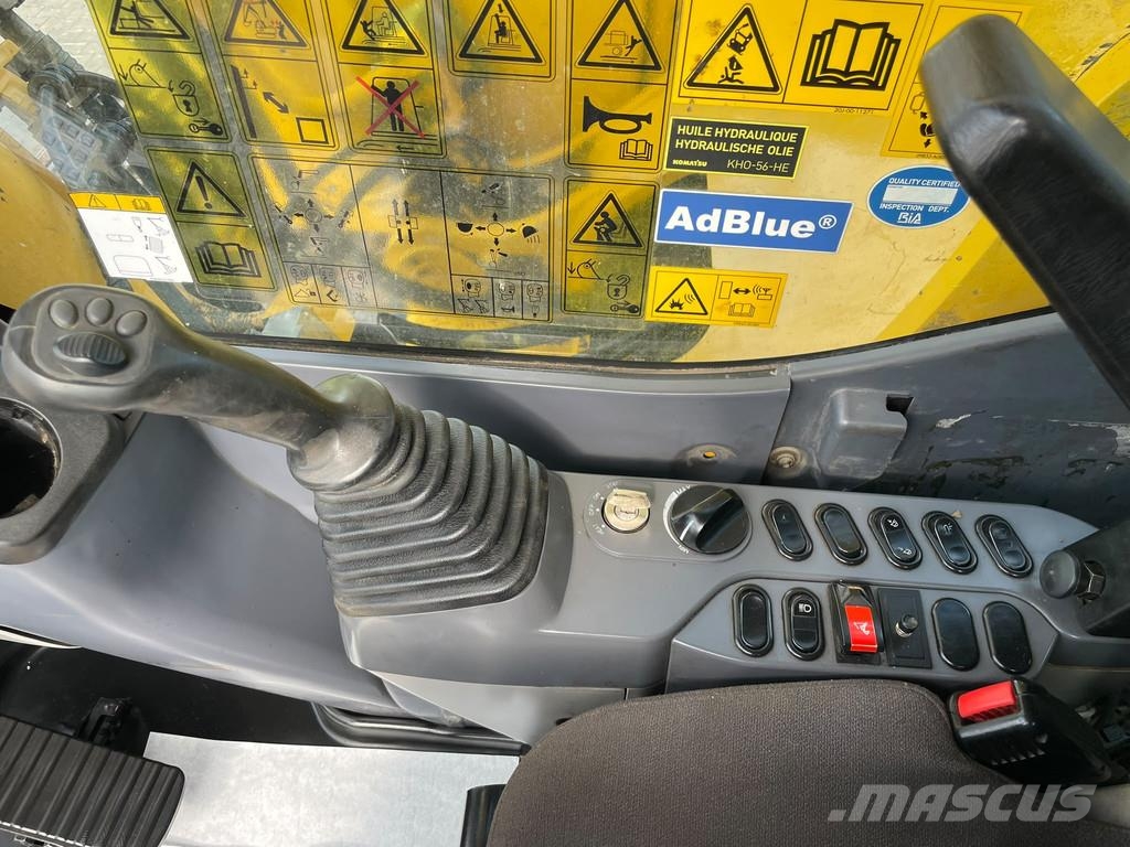 Komatsu PC490LC-11E0 حفارات زحافة
