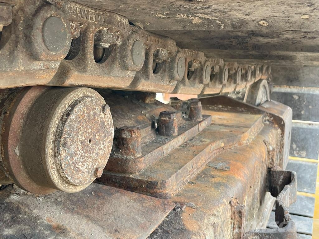 Komatsu PC490LC-11E0 حفارات زحافة
