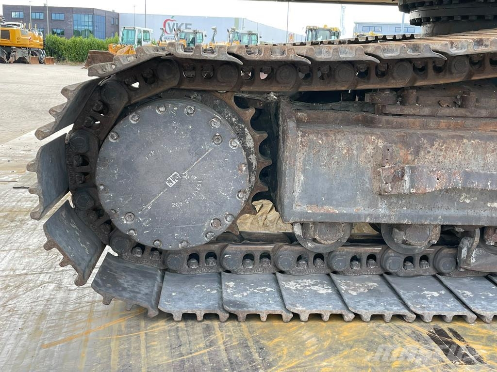 Komatsu PC490LC-11E0 حفارات زحافة