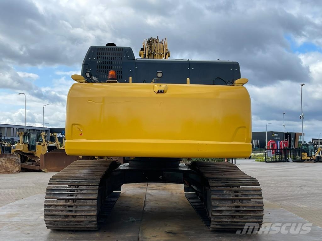 Komatsu PC490LC-11E0 حفارات زحافة