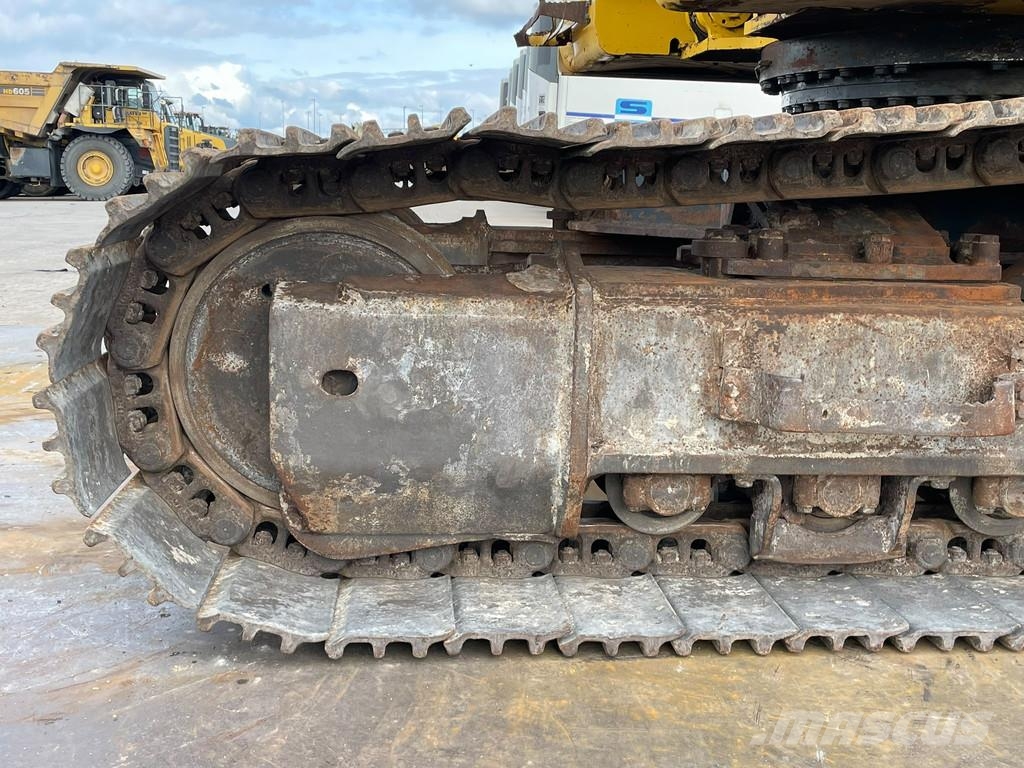 Komatsu PC490LC-11E0 حفارات زحافة