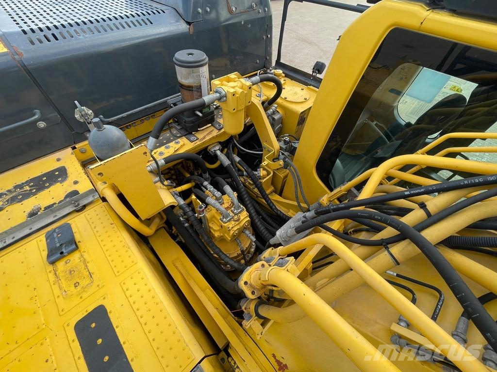 Komatsu PC490LC-11E0 حفارات زحافة