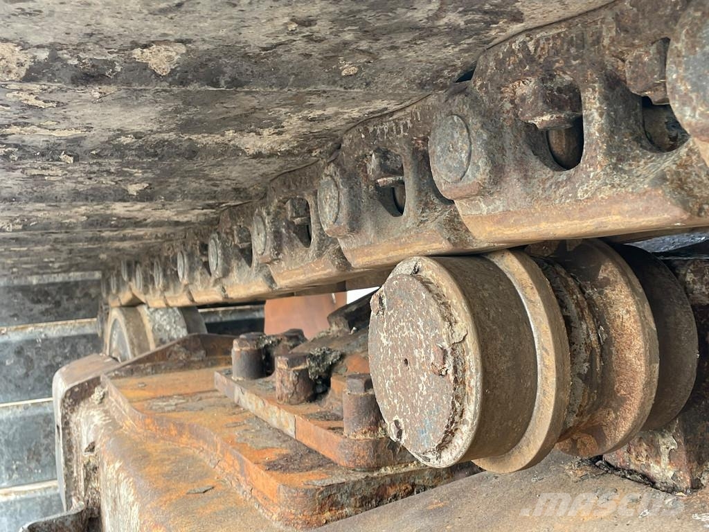 Komatsu PC490LC-11E0 حفارات زحافة