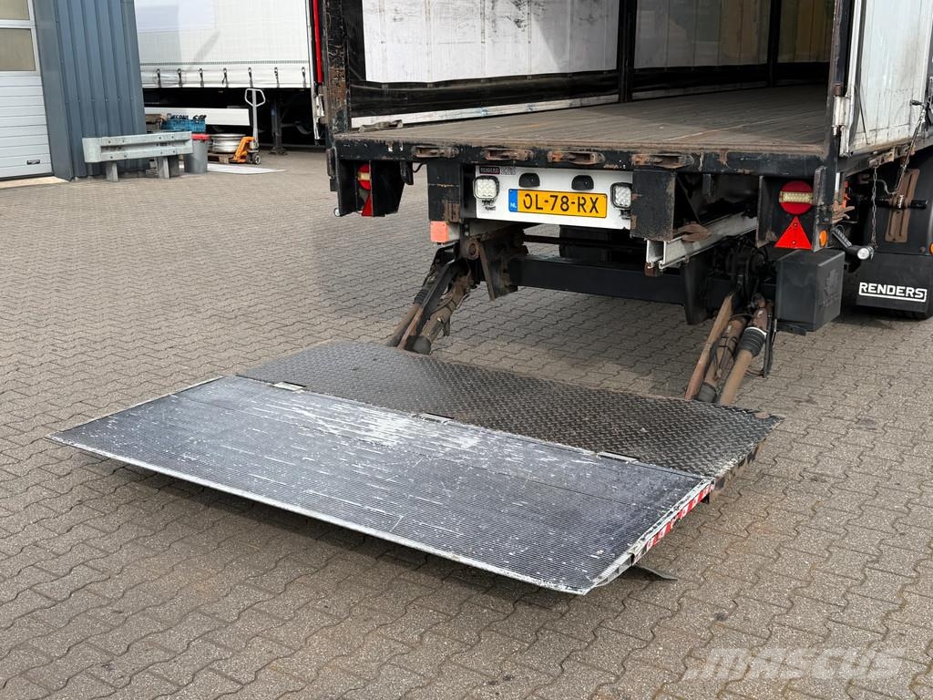 Renders X Steering / Schuifzeil / Ov-Laadklep / Apk! Curtainsider semi-trailers