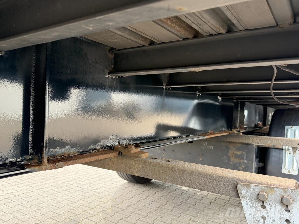 Renders X Steering / Schuifzeil / Ov-Laadklep / Apk! Curtainsider semi-trailers