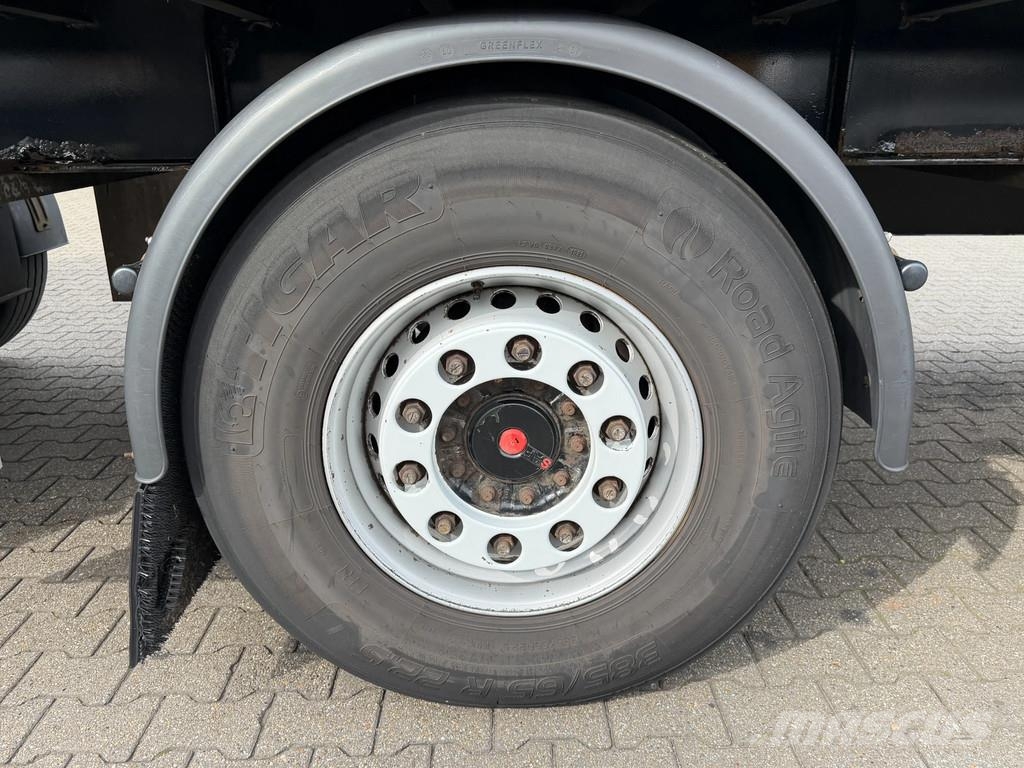 Renders X Steering / Schuifzeil / Ov-Laadklep / Apk! Curtainsider semi-trailers
