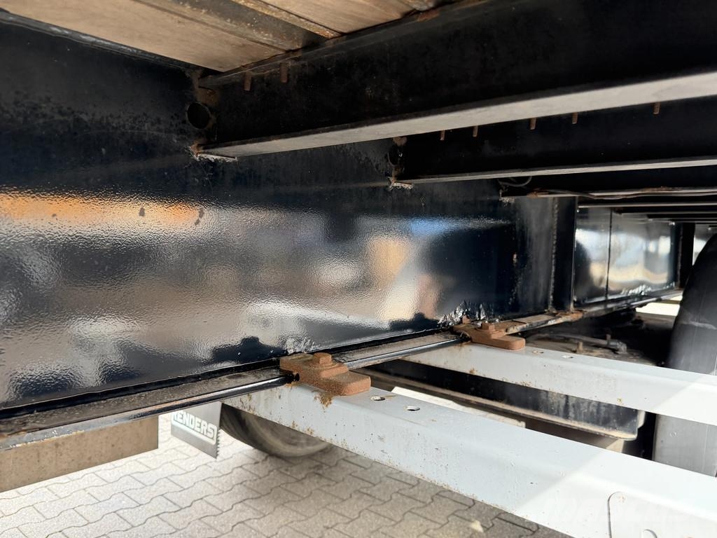 Renders X Steering / Schuifzeil / Ov-Laadklep / Apk! Curtainsider semi-trailers