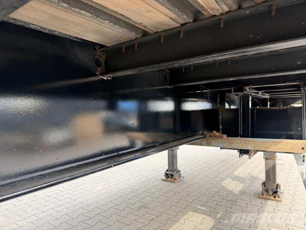Renders X Steering / Schuifzeil / Ov-Laadklep / Apk! Curtainsider semi-trailers