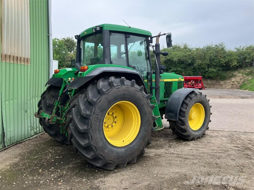 John Deere 6810 Traktori
