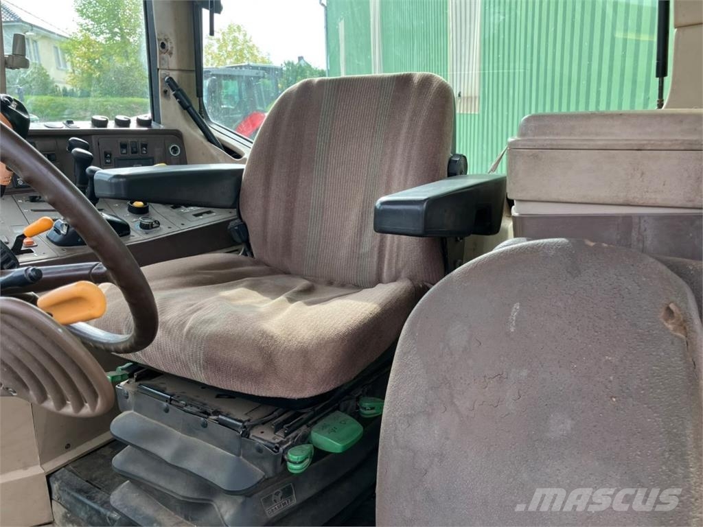 John Deere 6810 Traktori
