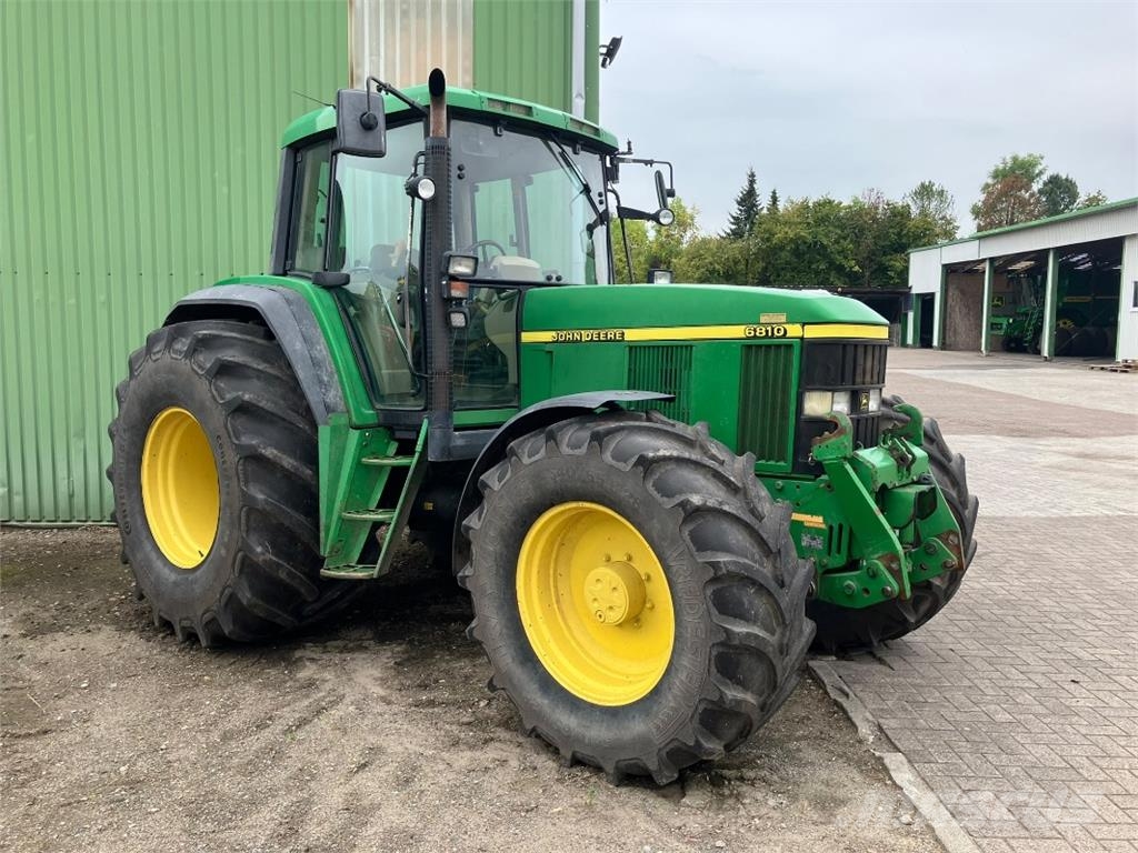 John Deere 6810 Traktori