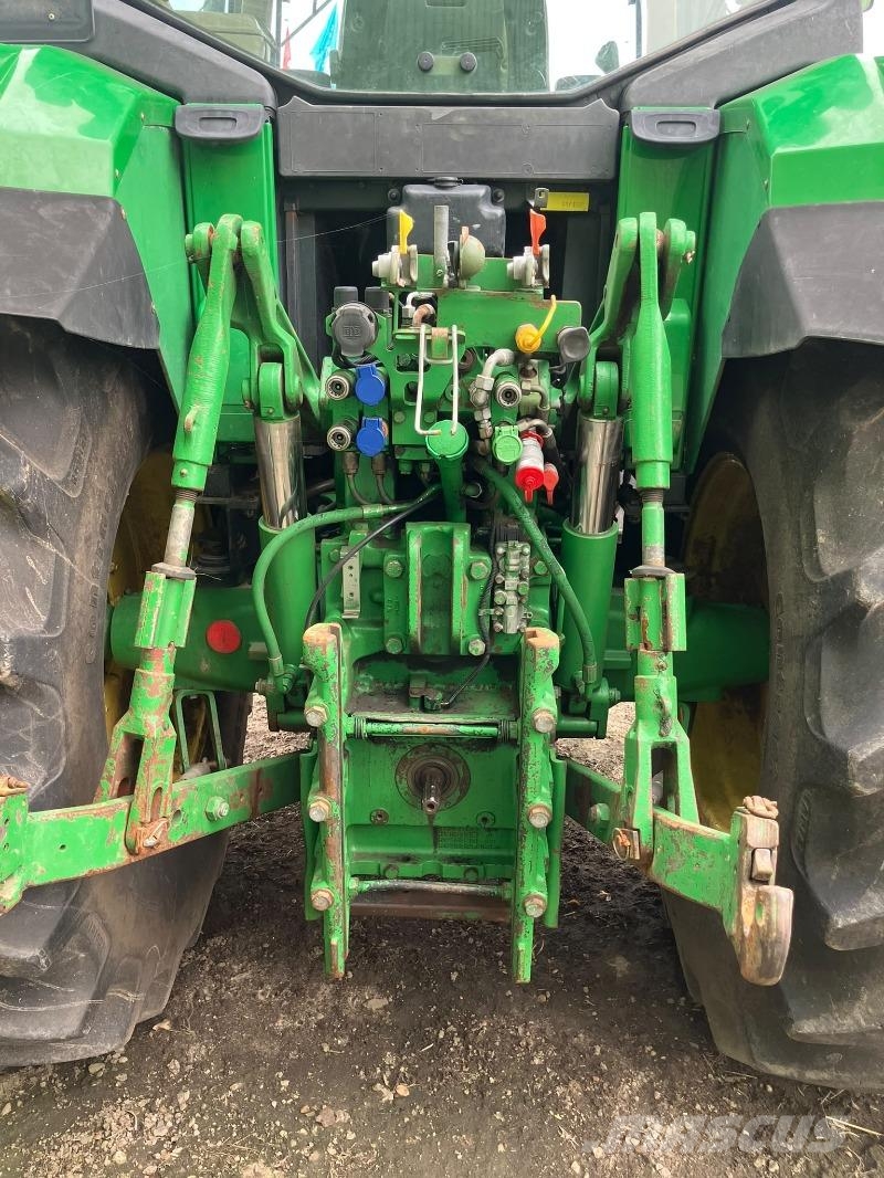 John Deere 6810 Traktori