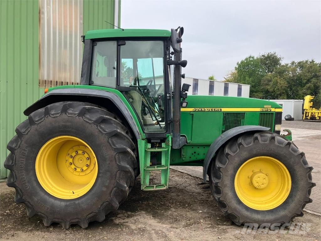 John Deere 6810 Traktori