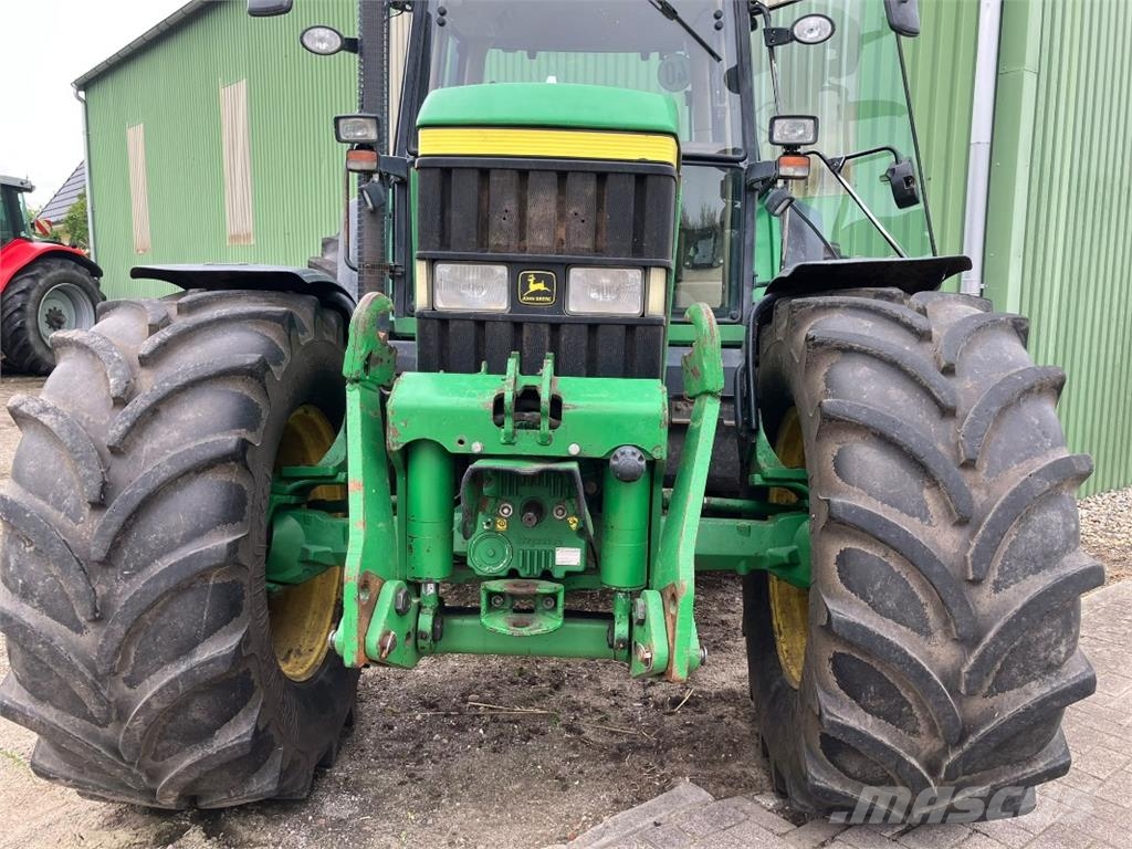 John Deere 6810 Traktori