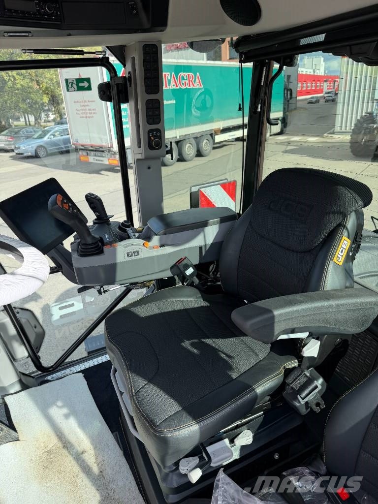 JCB Fastrac 4220 iCON Kmetijski teleskopski nakladalci