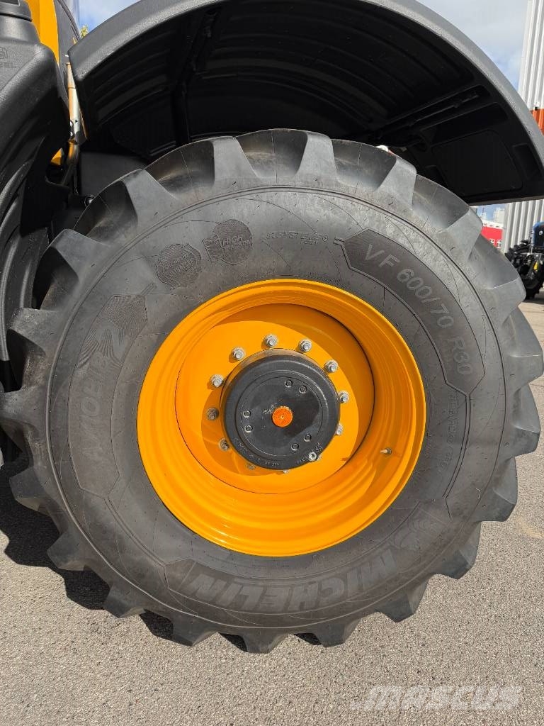 JCB Fastrac 4220 iCON Kmetijski teleskopski nakladalci