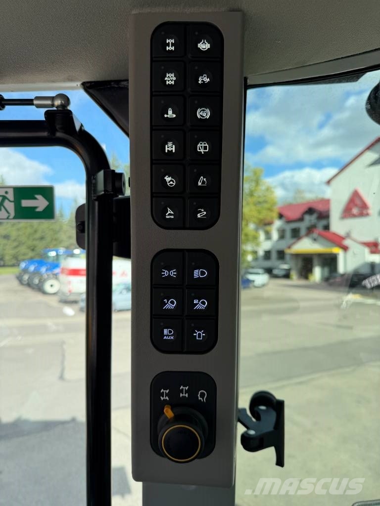 JCB Fastrac 4220 iCON Kmetijski teleskopski nakladalci