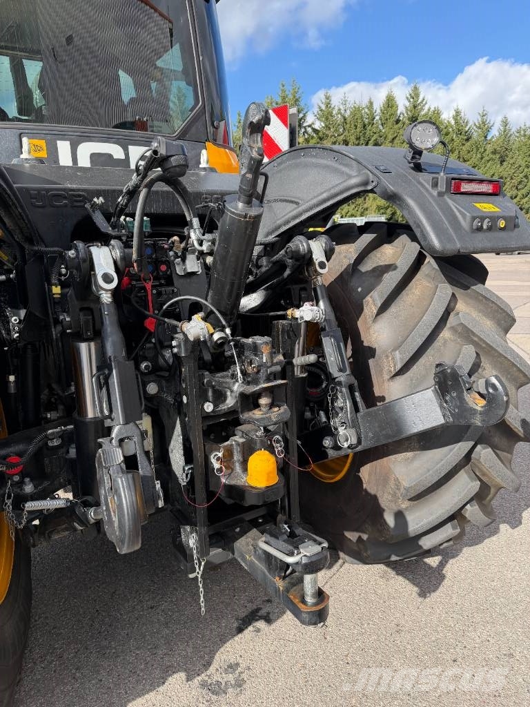 JCB Fastrac 4220 iCON Kmetijski teleskopski nakladalci