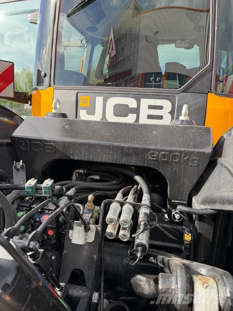 JCB Fastrac 4220 iCON Kmetijski teleskopski nakladalci