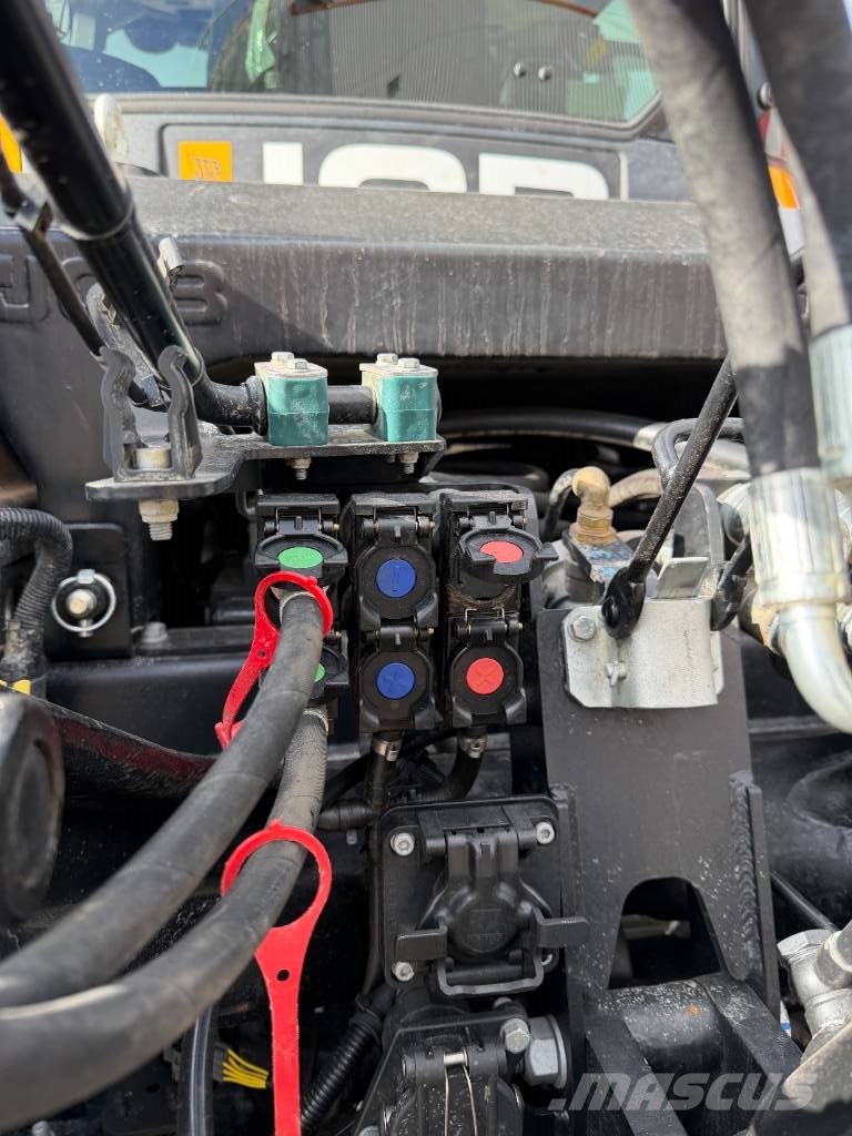 JCB Fastrac 4220 iCON Kmetijski teleskopski nakladalci