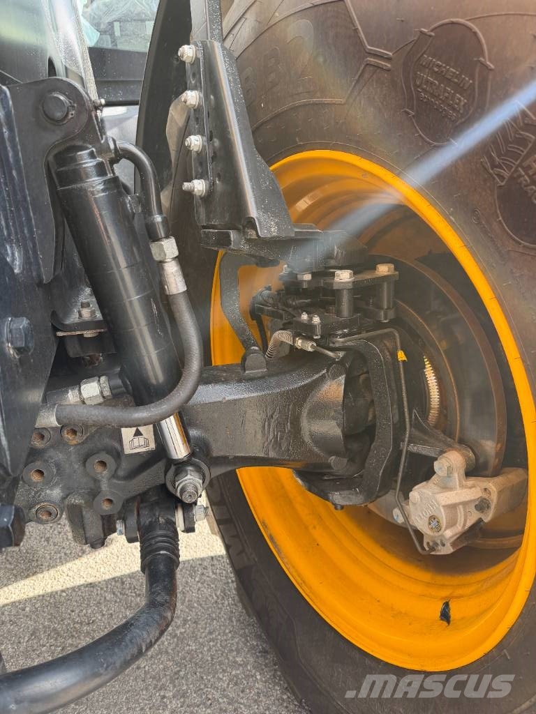 JCB Fastrac 4220 iCON Kmetijski teleskopski nakladalci