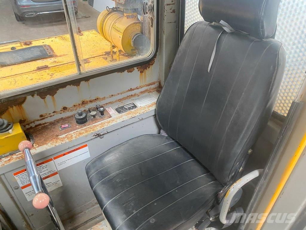 Morooka MST 600e swivel crawler dumper . Demperji goseničarji