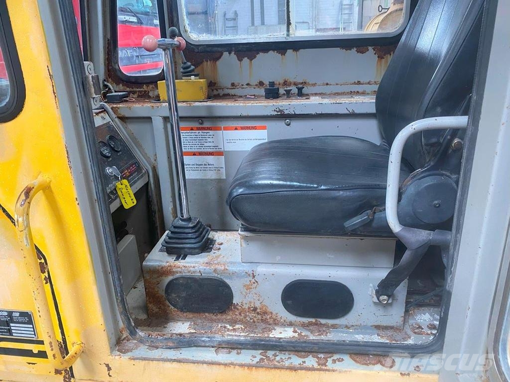 Morooka MST 600e swivel crawler dumper . Demperji goseničarji