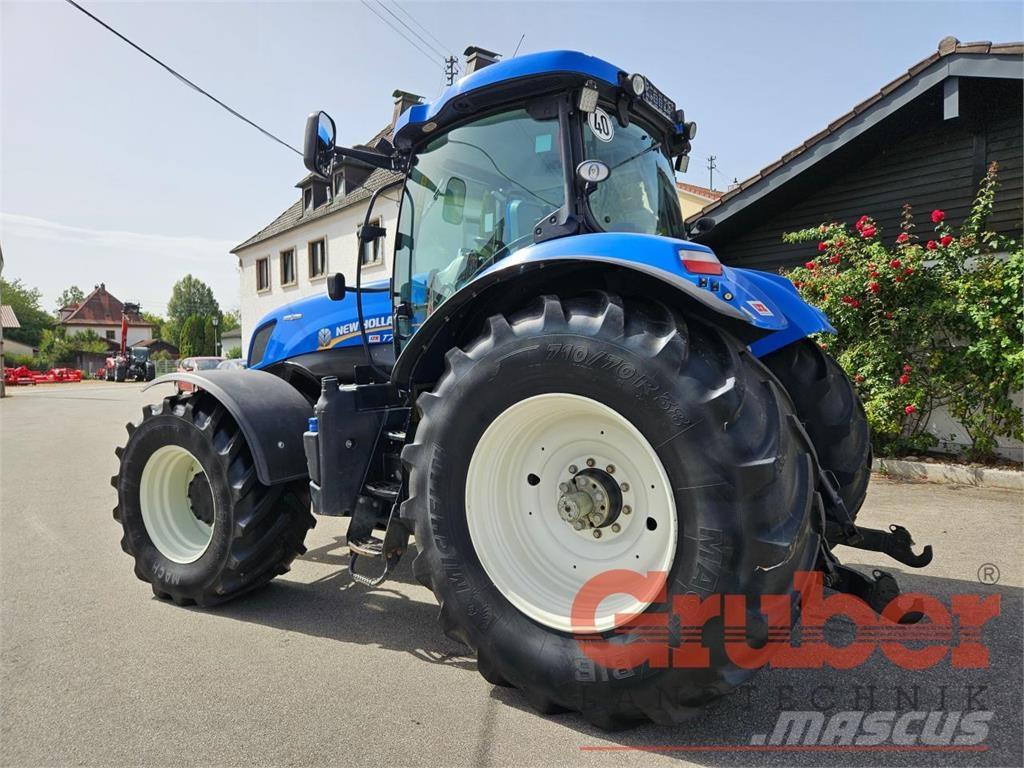 New Holland T7.270 AC トラクター