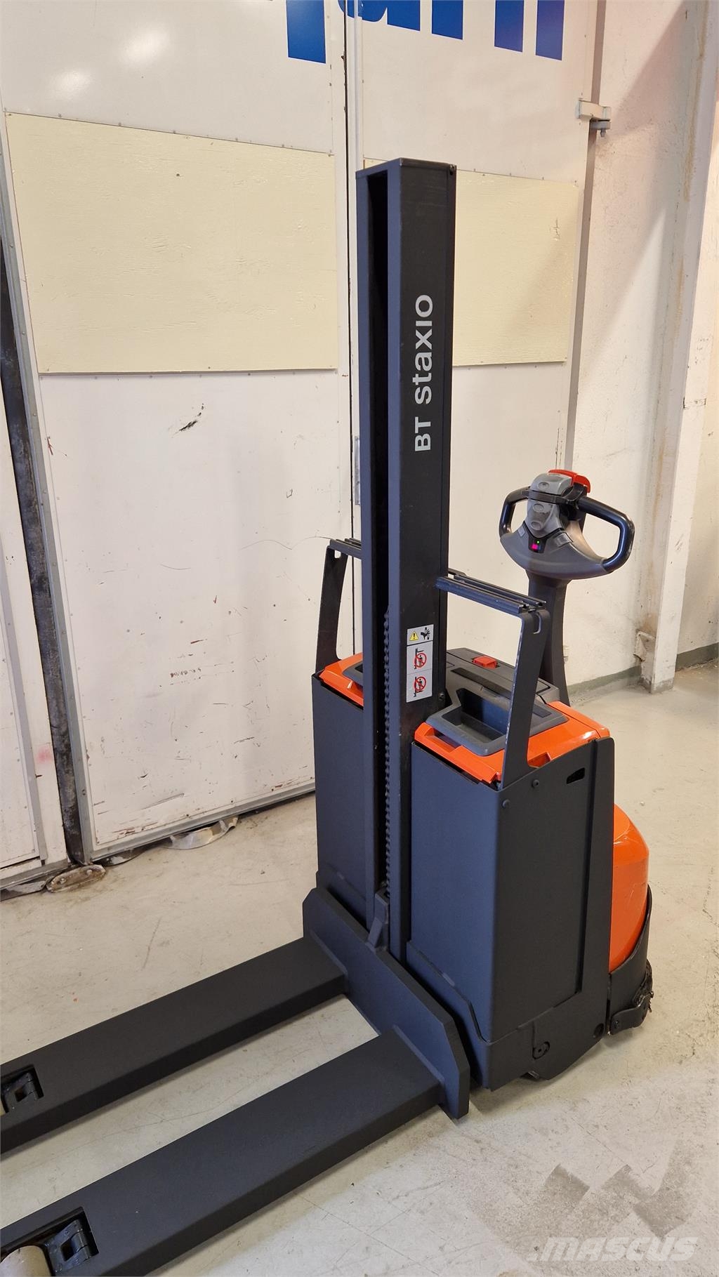 Toyota SWE080L Stand-in stackers