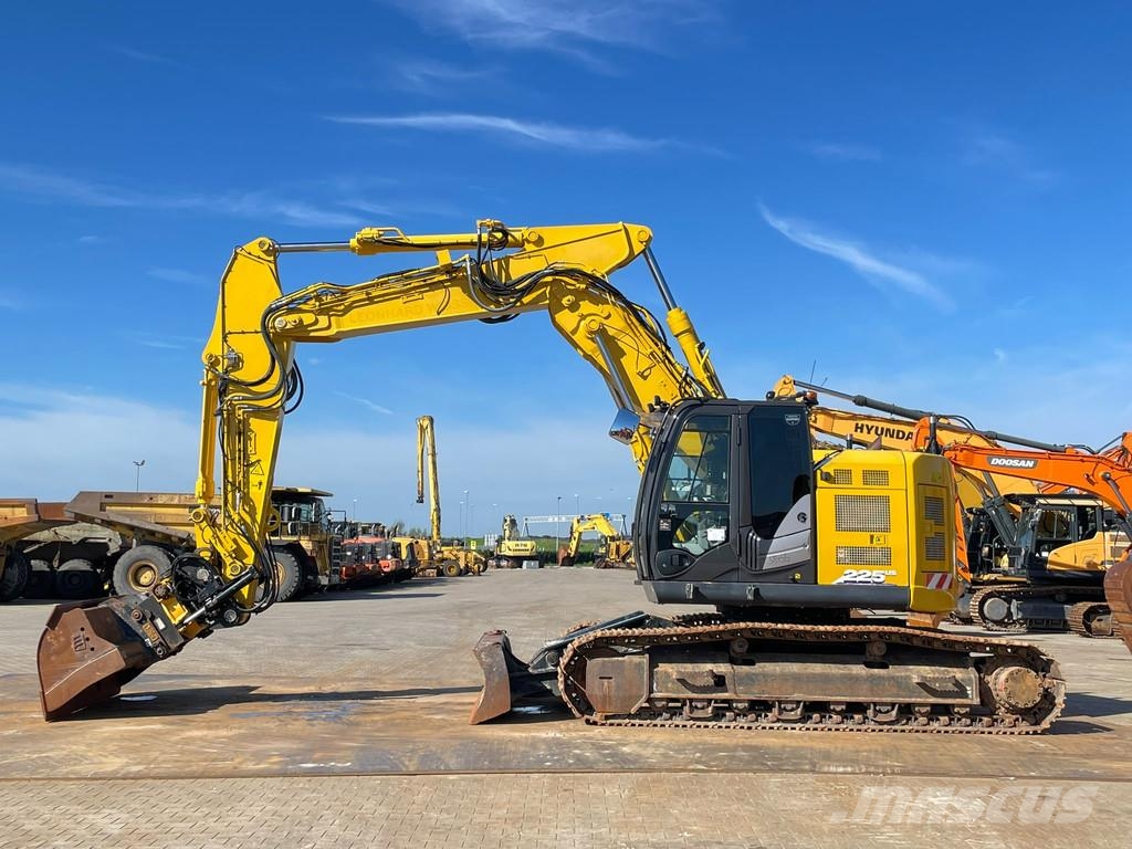 Hitachi ZX225USLC-6 Rupsgraafmachines