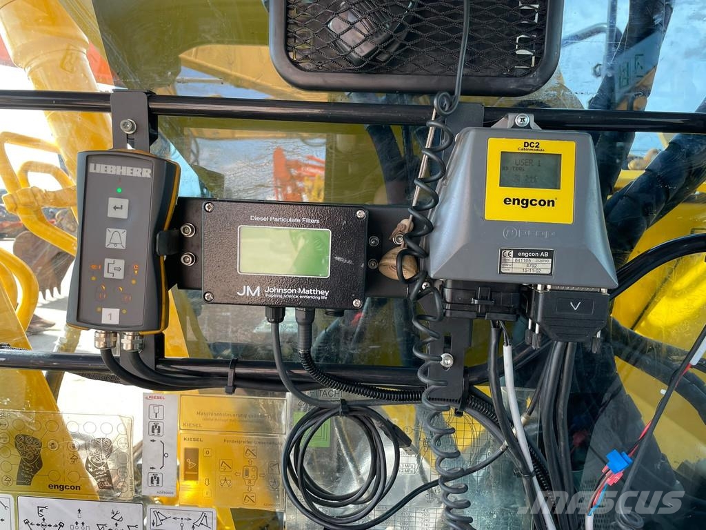 Hitachi ZX225USLC-6 Rupsgraafmachines