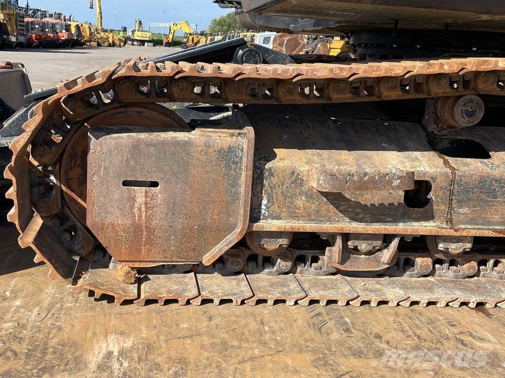 Hitachi ZX225USLC-6 Rupsgraafmachines