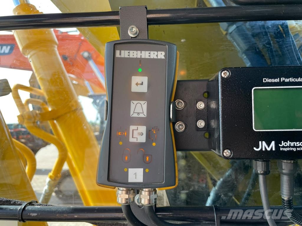 Hitachi ZX225USLC-6 Rupsgraafmachines