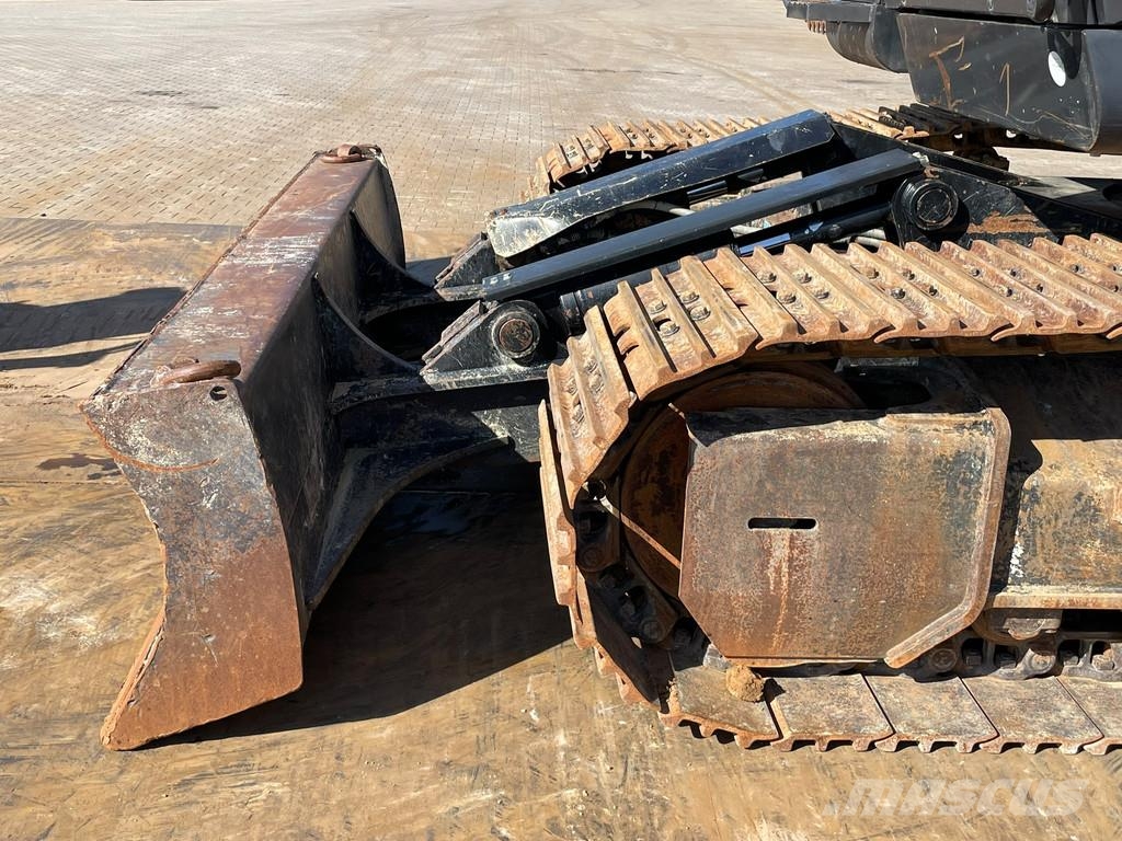 Hitachi ZX225USLC-6 Rupsgraafmachines