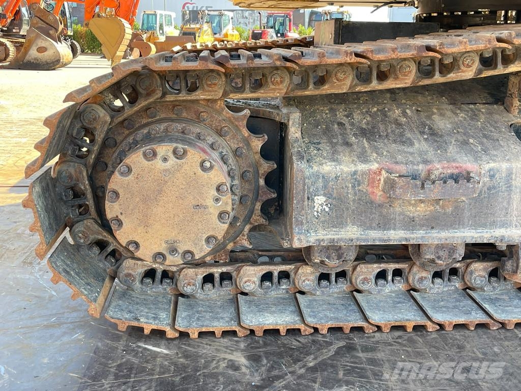 Hitachi ZX225USLC-6 Rupsgraafmachines