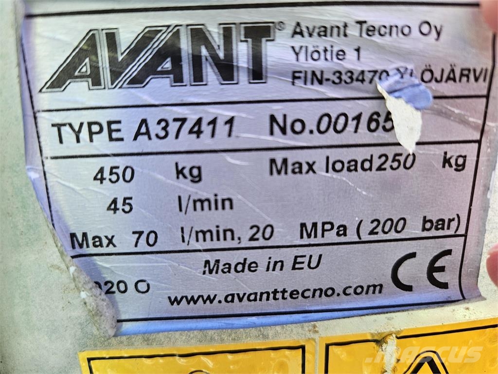 Avant 1500 Keräävä leikkuri Kosačky namontované a ťahané